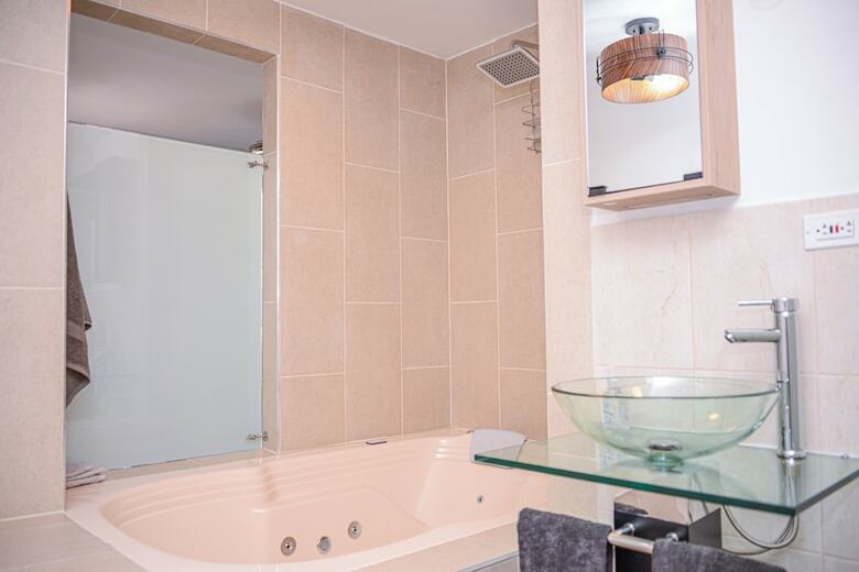 Apartamentos Miracle Building