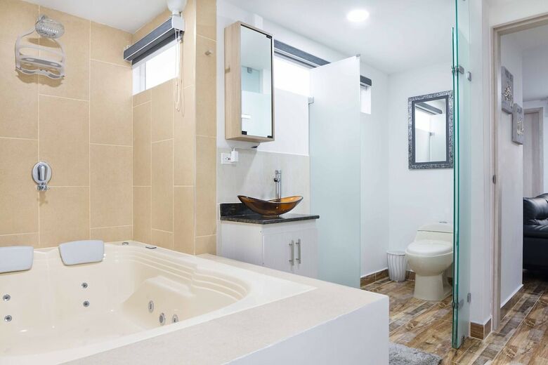 Apartamentos Miracle Building