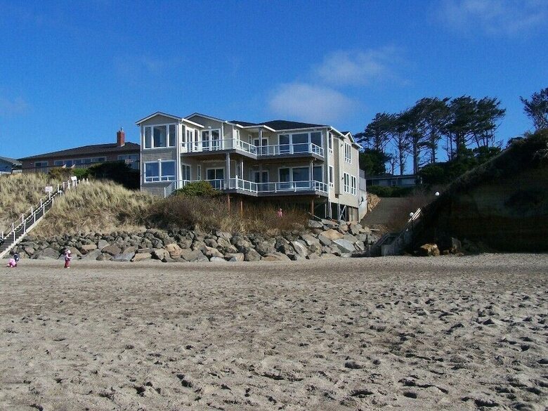 Admiral's Beach Retreat