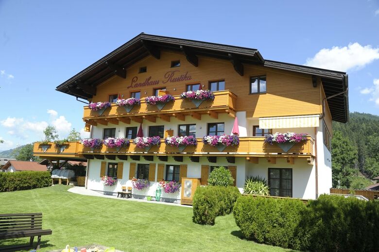 Aparthotel Landhaus & Haus Rustika