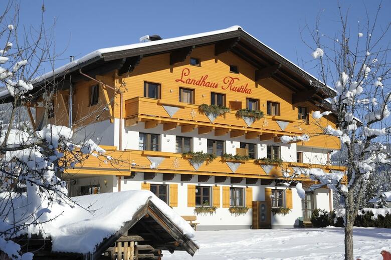 Aparthotel Landhaus & Haus Rustika