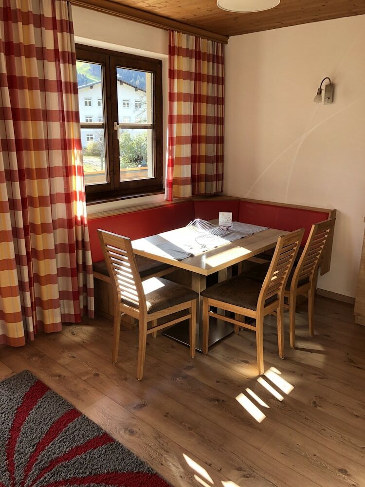 Aparthotel Landhaus & Haus Rustika