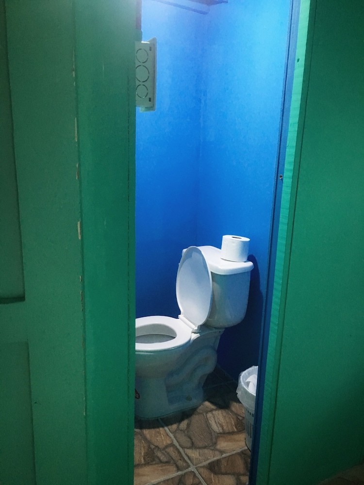 Hostal Twin Fin Hostels