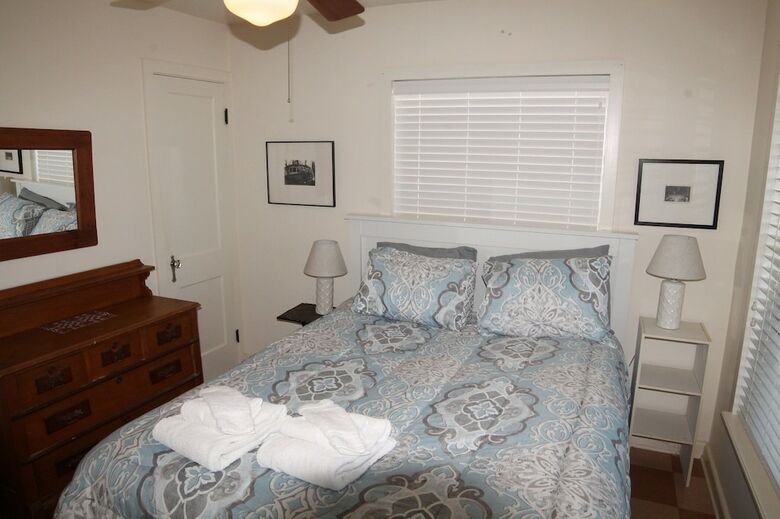 Crescent Cottage
