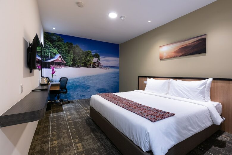 Hotel 7 Suria