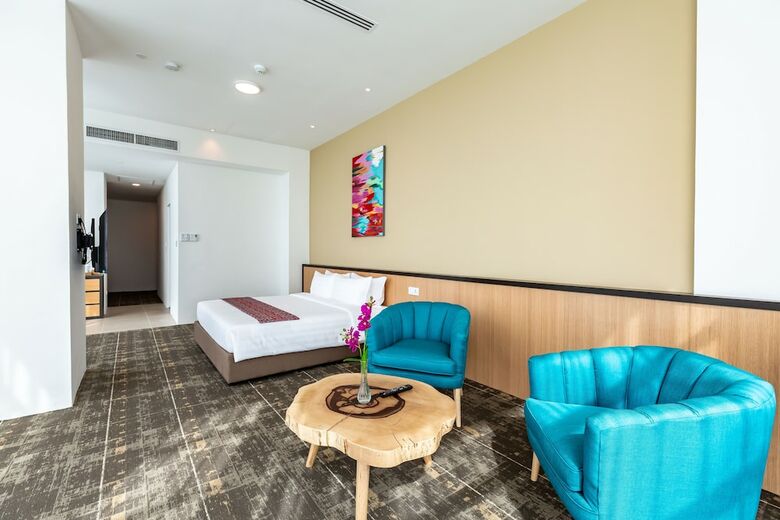 Hotel 7 Suria