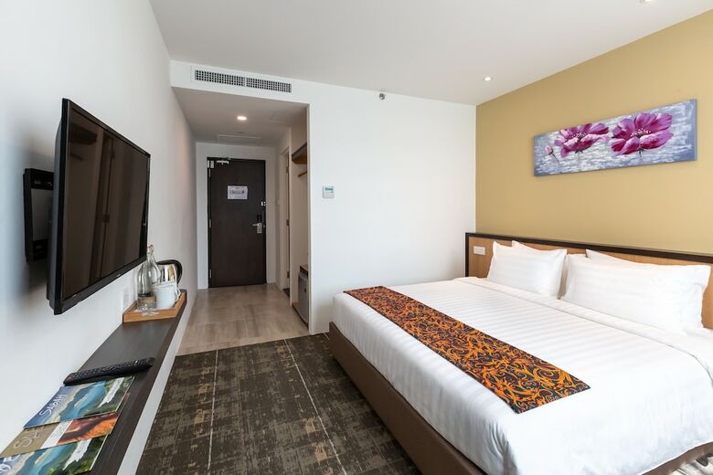 Hotel 7 Suria