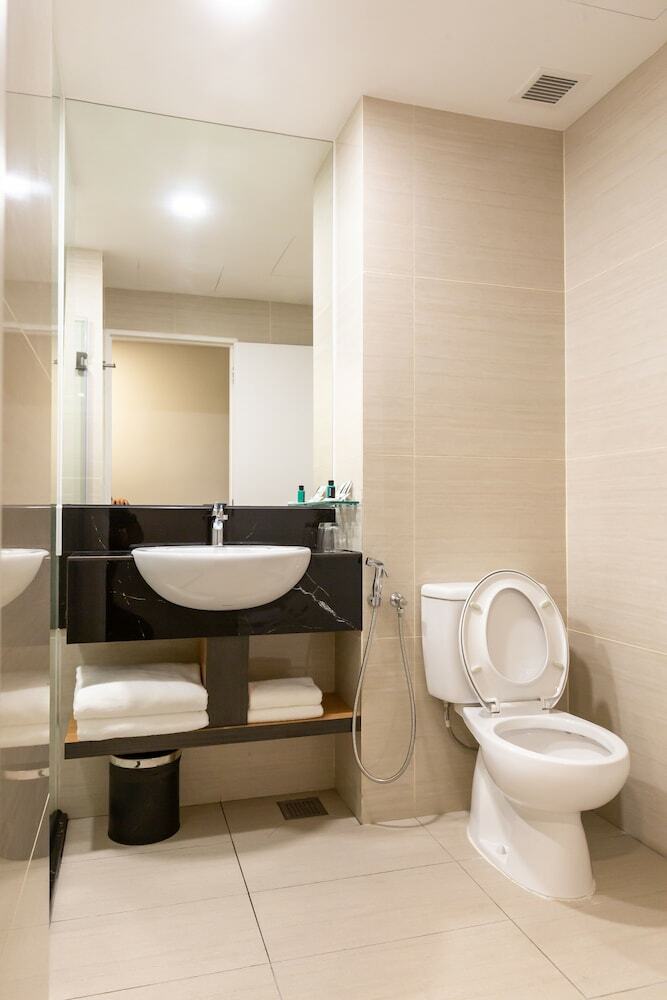 Hotel 7 Suria