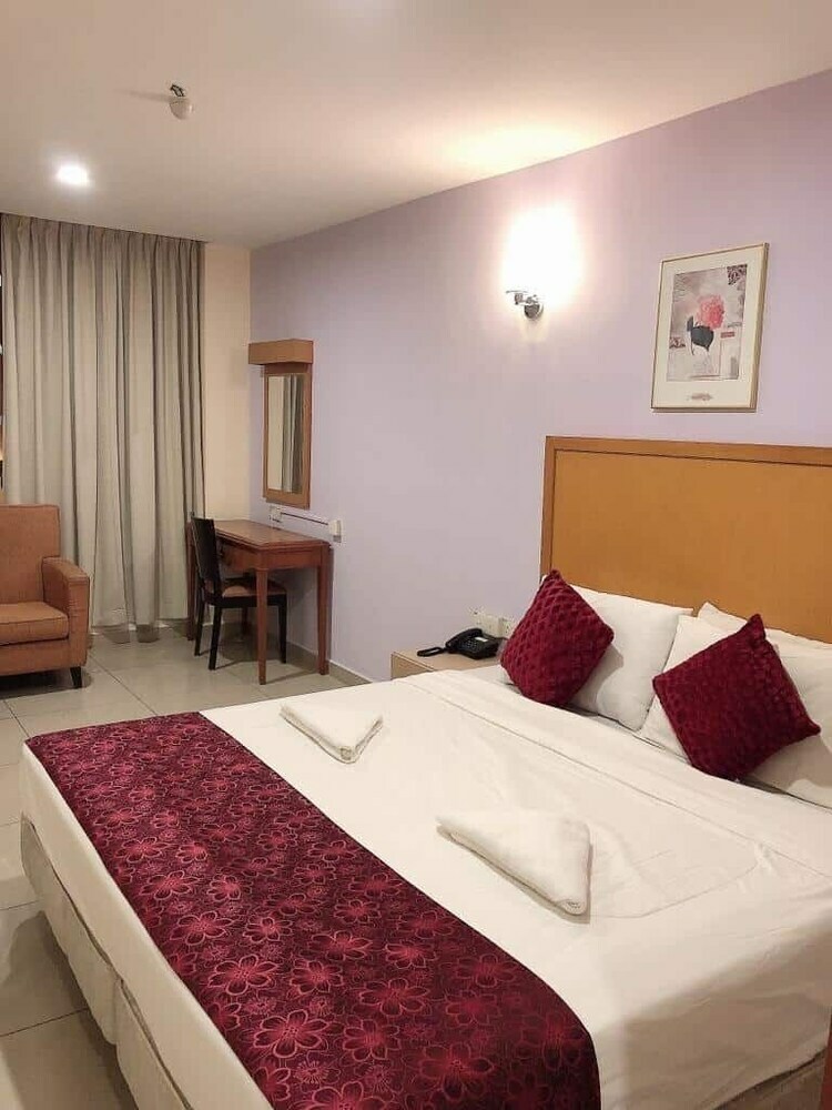Mrc Hotel
