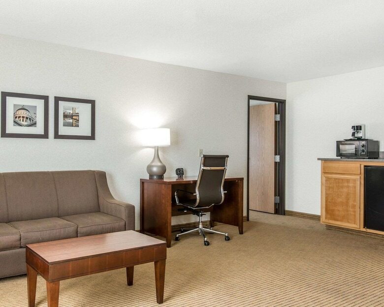 Hotel Comfort Suites Downtown Sacramento
