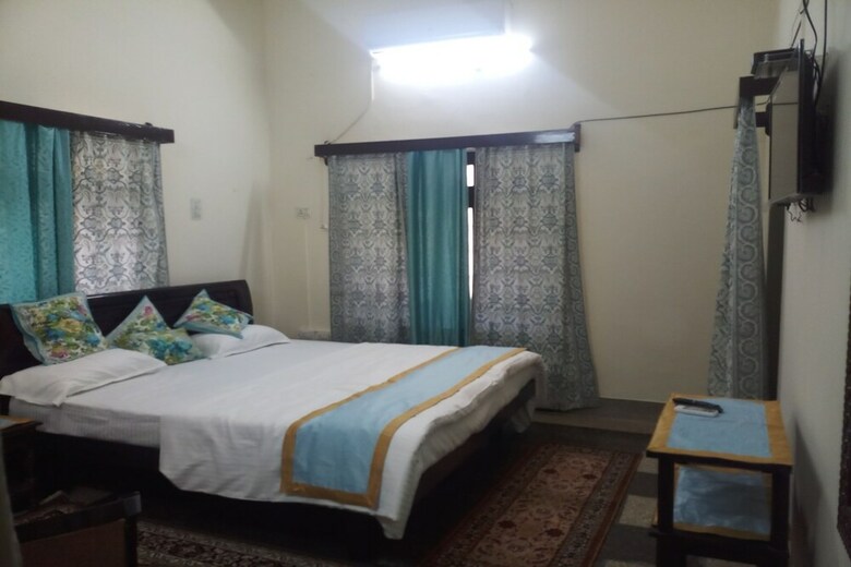 Hotel Krishnangan Home Stay