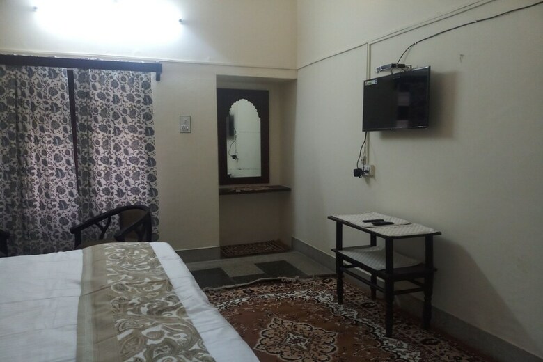 Hotel Krishnangan Home Stay