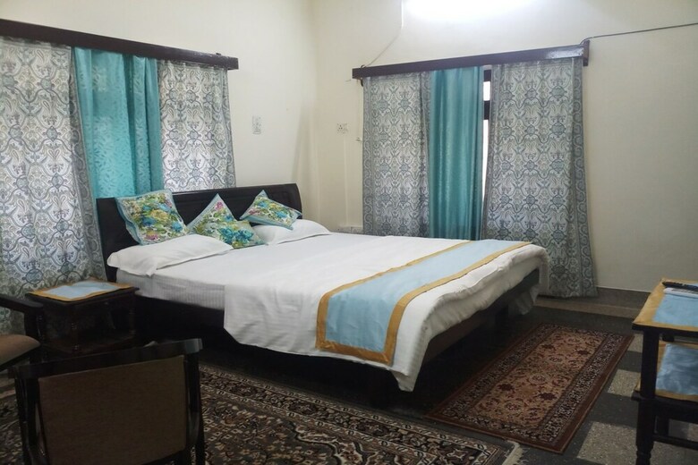 Hotel Krishnangan Home Stay