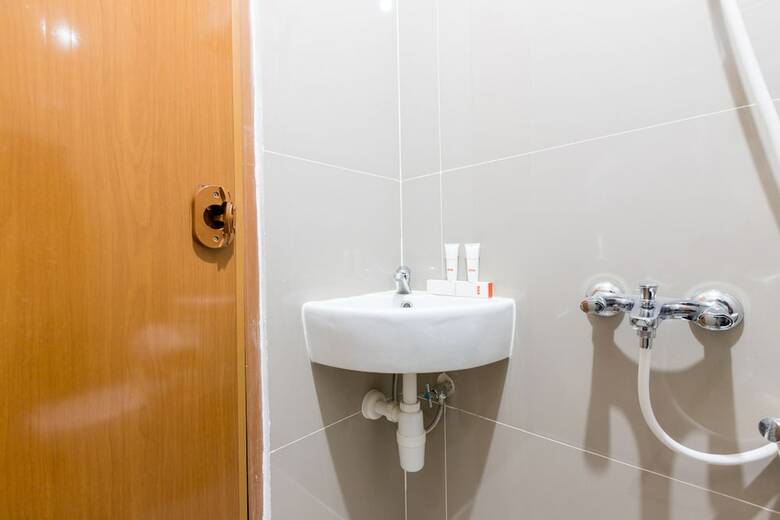 Hostal Oyo 1435 Residence 446