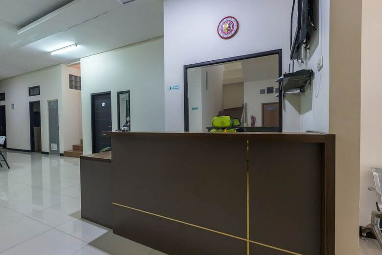 Hostal Oyo 1435 Residence 446