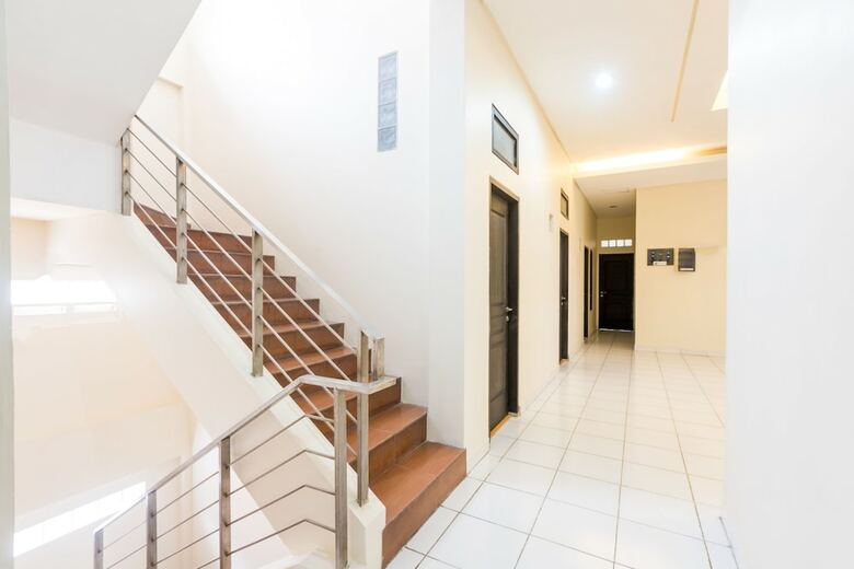 Hostal Oyo 1435 Residence 446