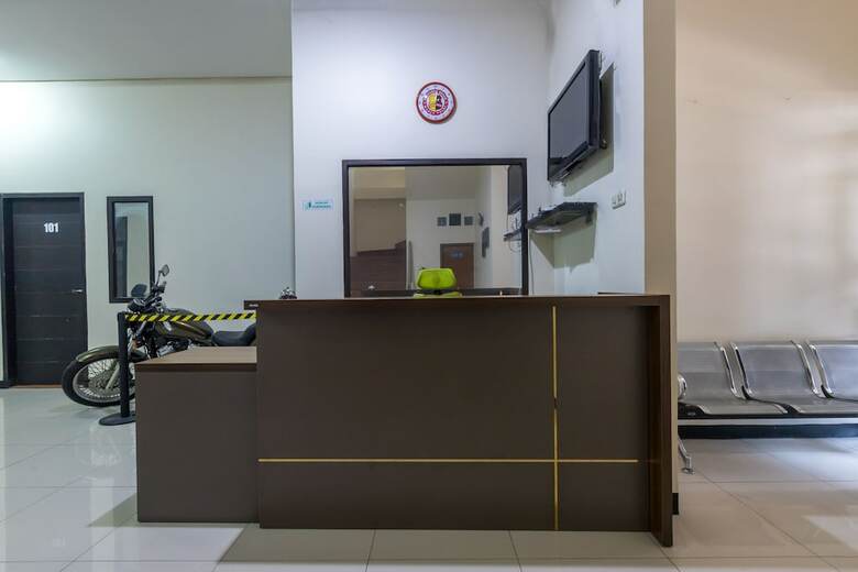 Hostal Oyo 1435 Residence 446