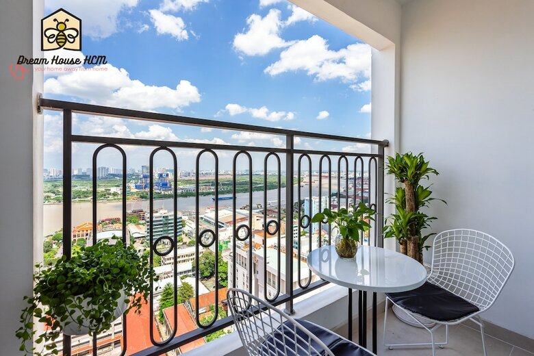 Dream House Apartment