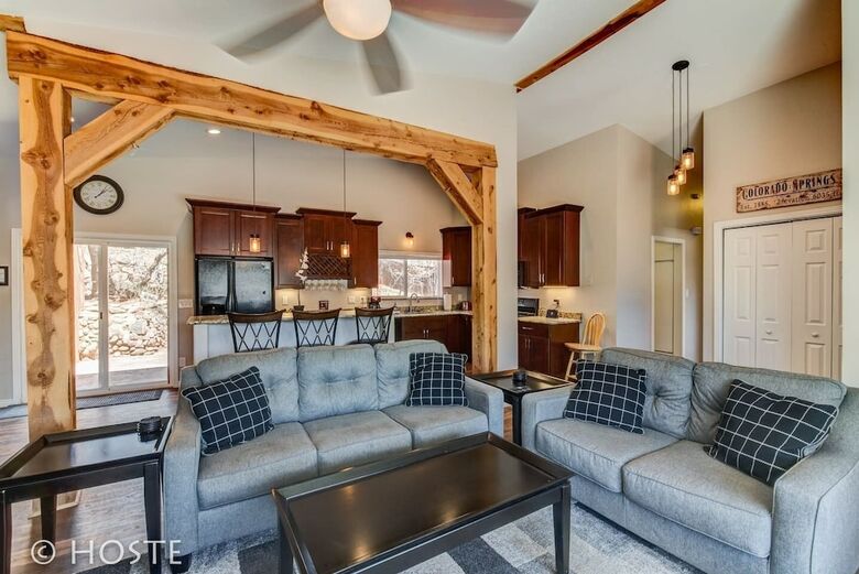Mtn Dream! Fireplace, Patio & Hot Tub 4br
