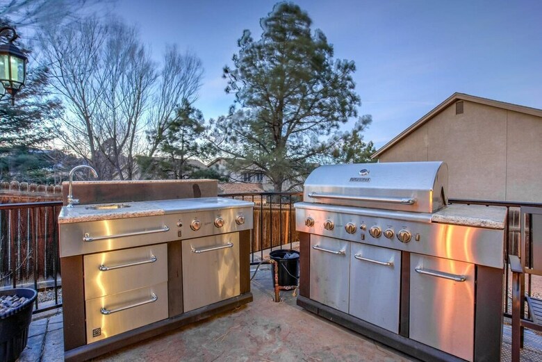 4br Entertainer Af Academy Hot Tub, Firepit!