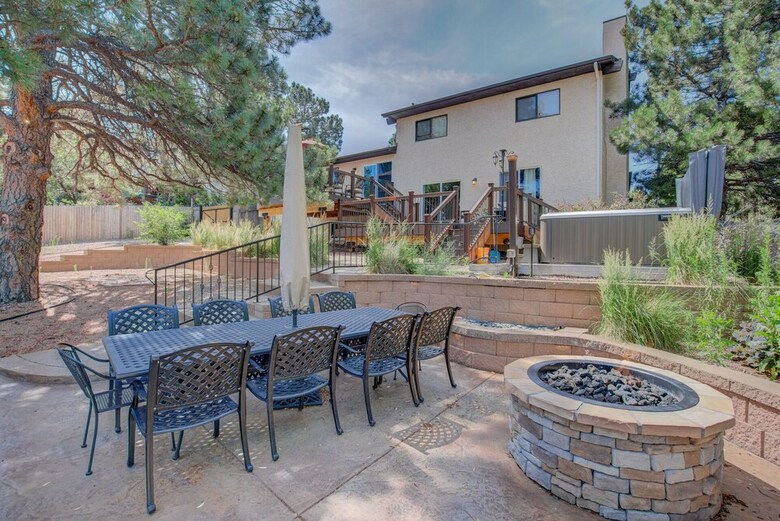 4br Entertainer Af Academy Hot Tub, Firepit!