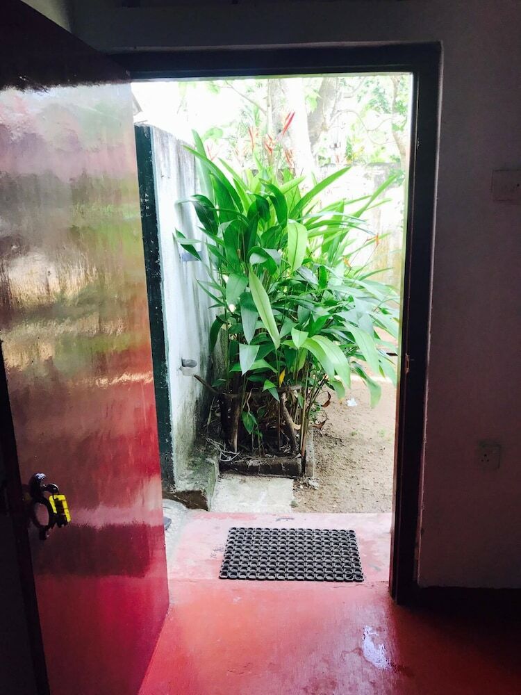 Hotel Senani Guesthouse