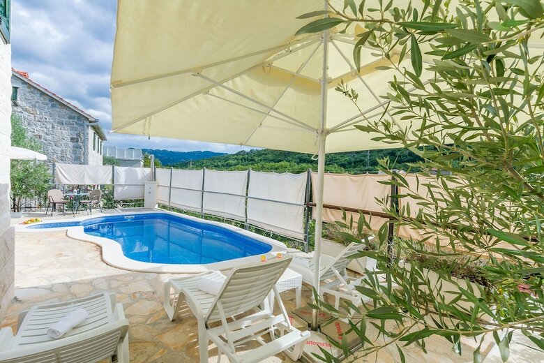Villa Holiday Home Zve?anje