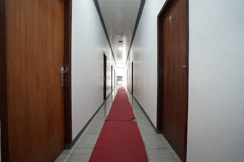 Hostal Oyo 1315 Paris Hotel