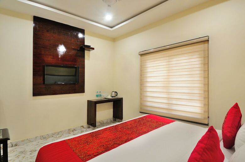 Hotel Grand Uddhav