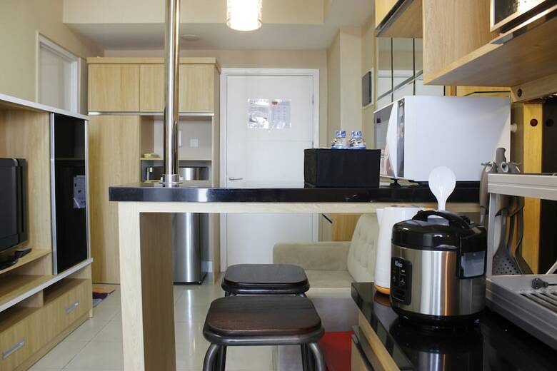 Delightful 2br Apartment At Parahyangan Residence