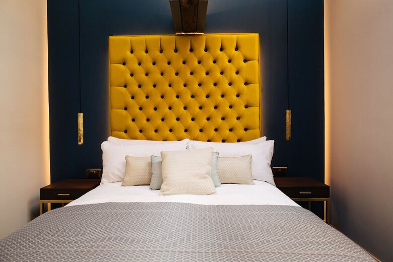 Hotel Quite Simply French