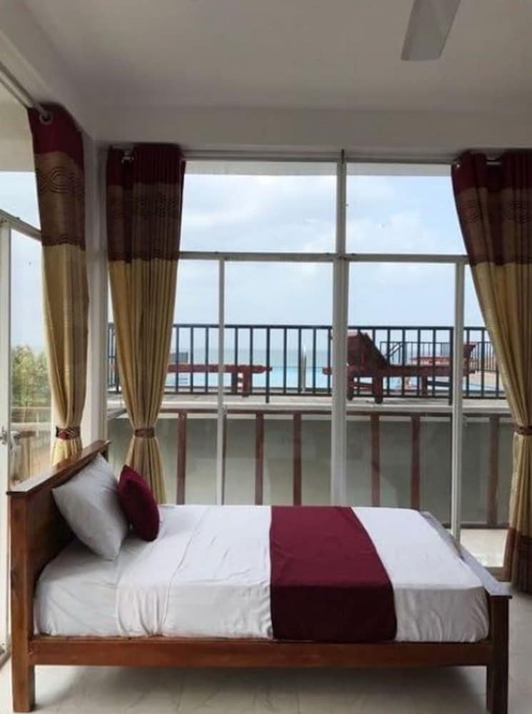 Hotel Resort Maya Beach
