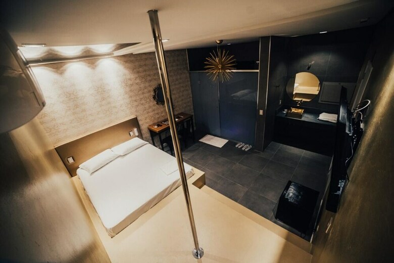 El Fuego Su�tes Motel