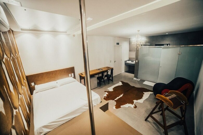 El Fuego Su�tes Motel