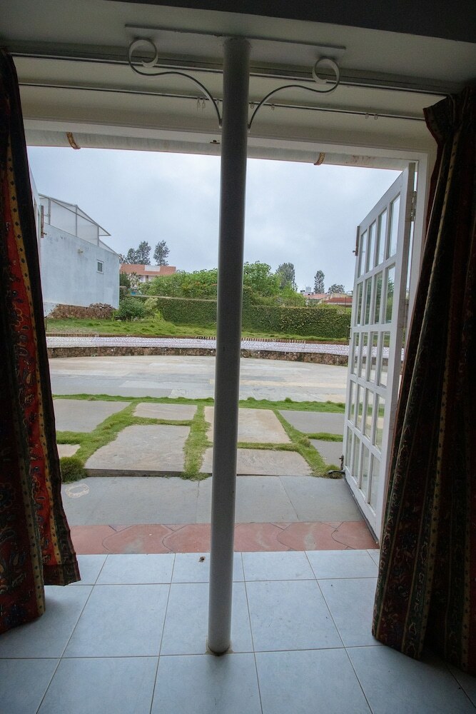 Hotel Residenza- Atisaya Home Stay