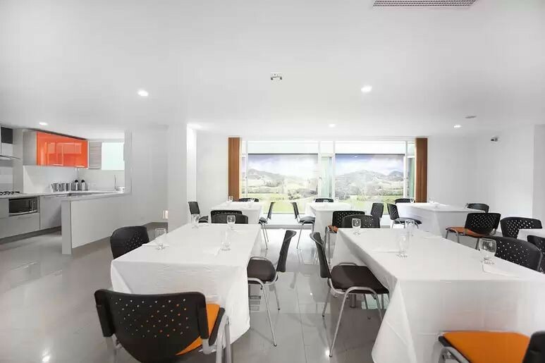 Hotel Castellana 100