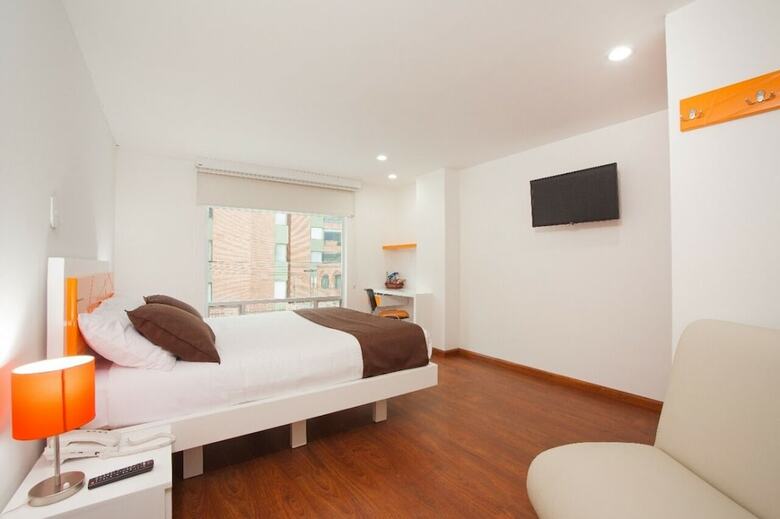 Hotel Castellana 100
