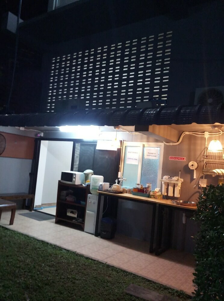 Hotel Nuengthong Hostel