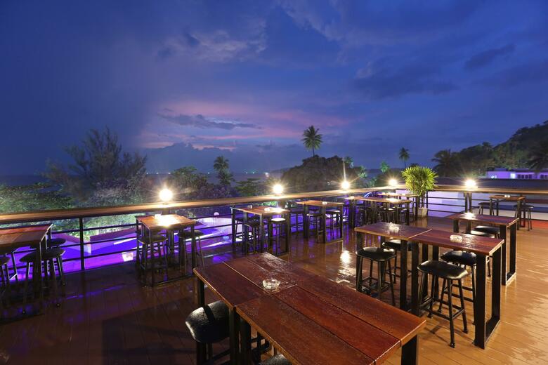 Hostal Balcony Party Hostel Beachfront - Adults Only