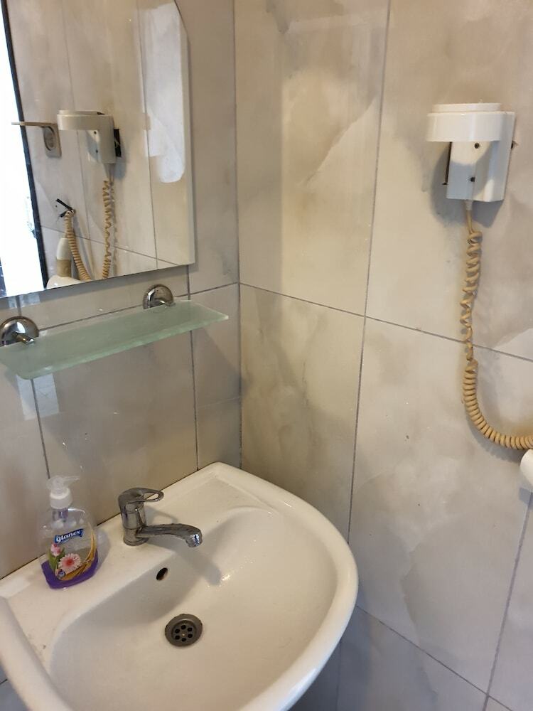 Hotel The Bridge Suites
