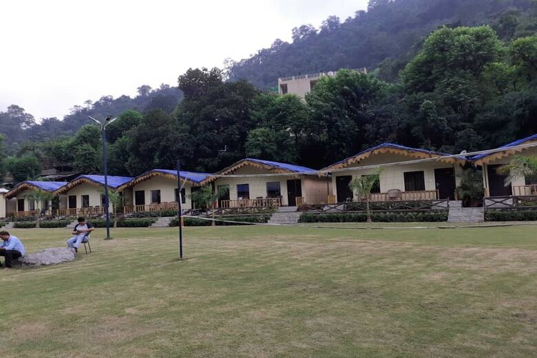 Hotel Nakshatra Resort