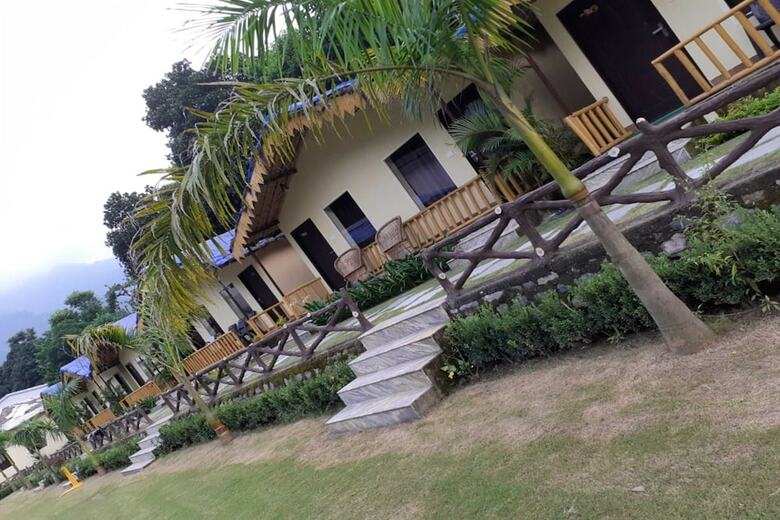 Hotel Nakshatra Resort