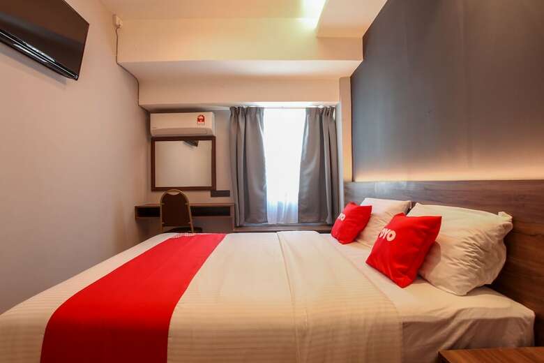Oyo 89443 Lumut Hotel