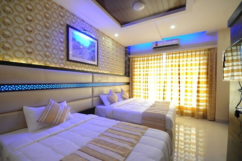 Hotel White House