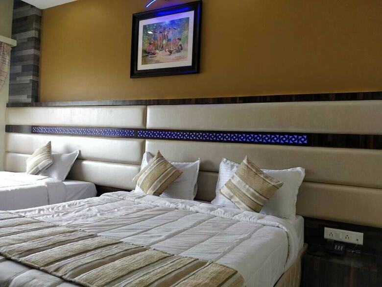 Hotel White House