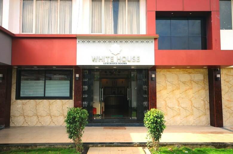 Hotel White House
