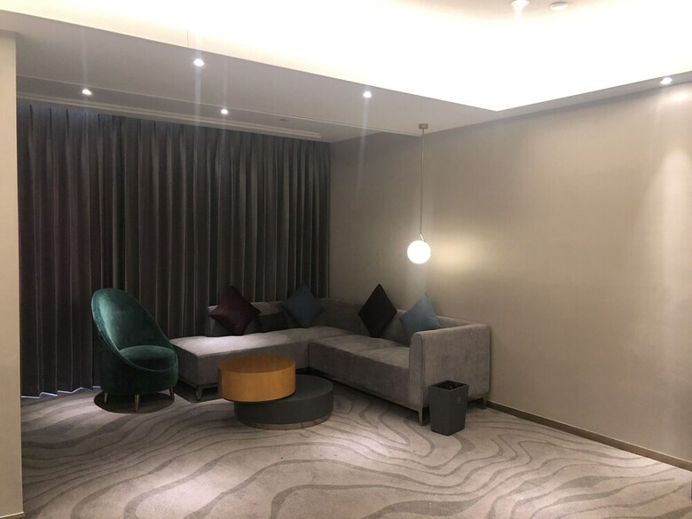 Zenith International Hotel