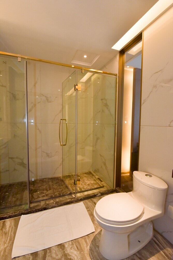 Zenith International Hotel