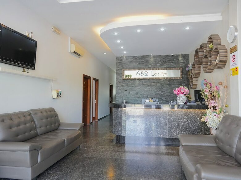 Hotel Oyo 89457 682 Lodge