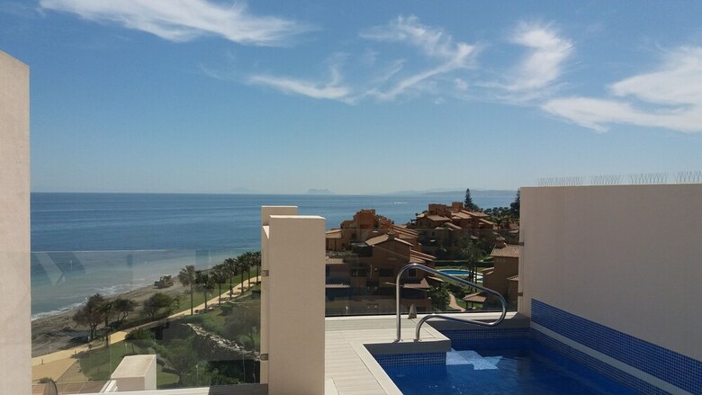 Apartamentos First Line Penthouse With Private Pool